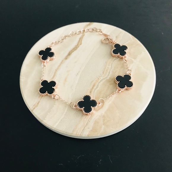 Jewelry - Lucky black clover bracelet